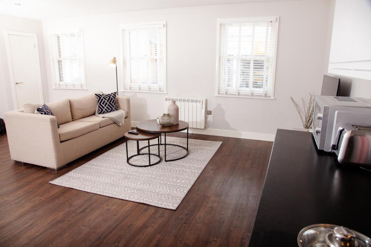 High Life Serviced Apartments - Old Town 스윈던 외부 사진