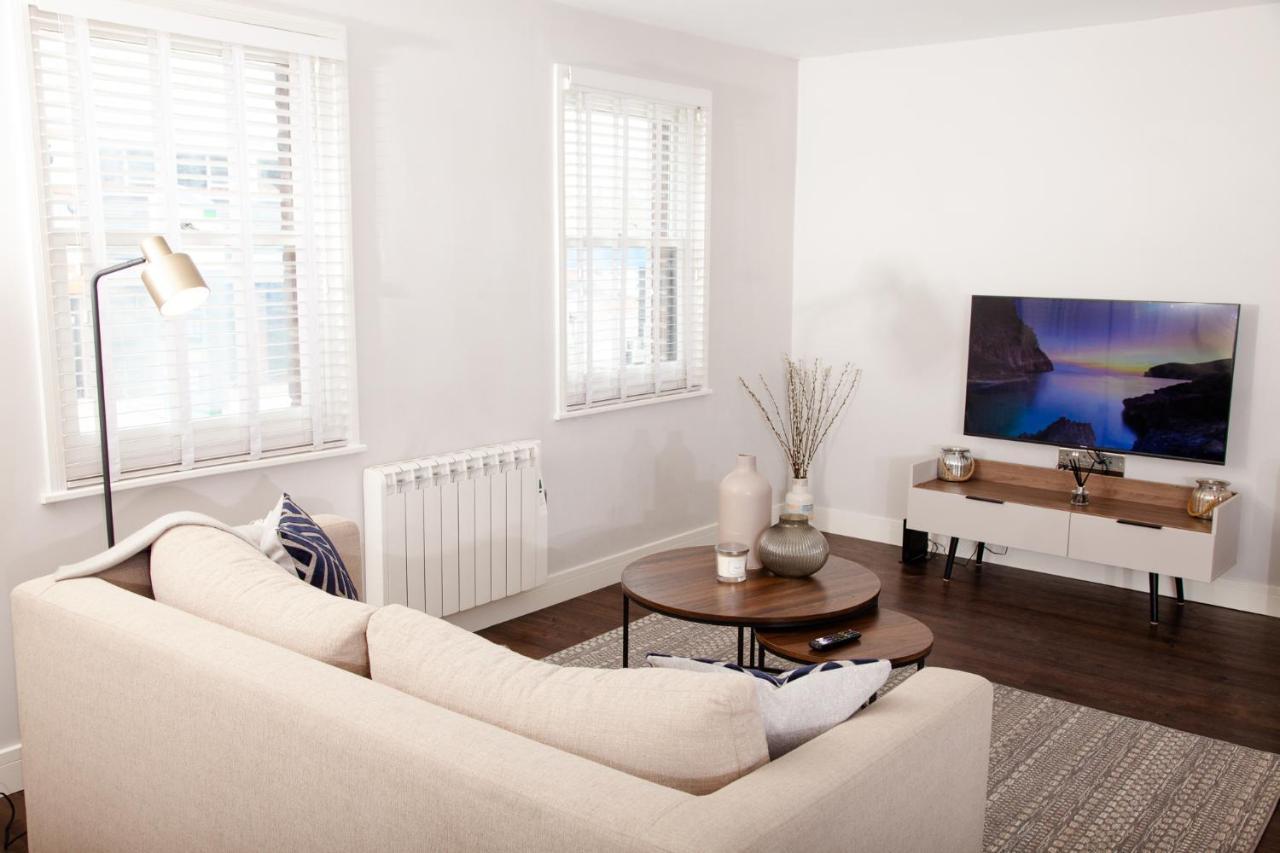 High Life Serviced Apartments - Old Town 스윈던 외부 사진