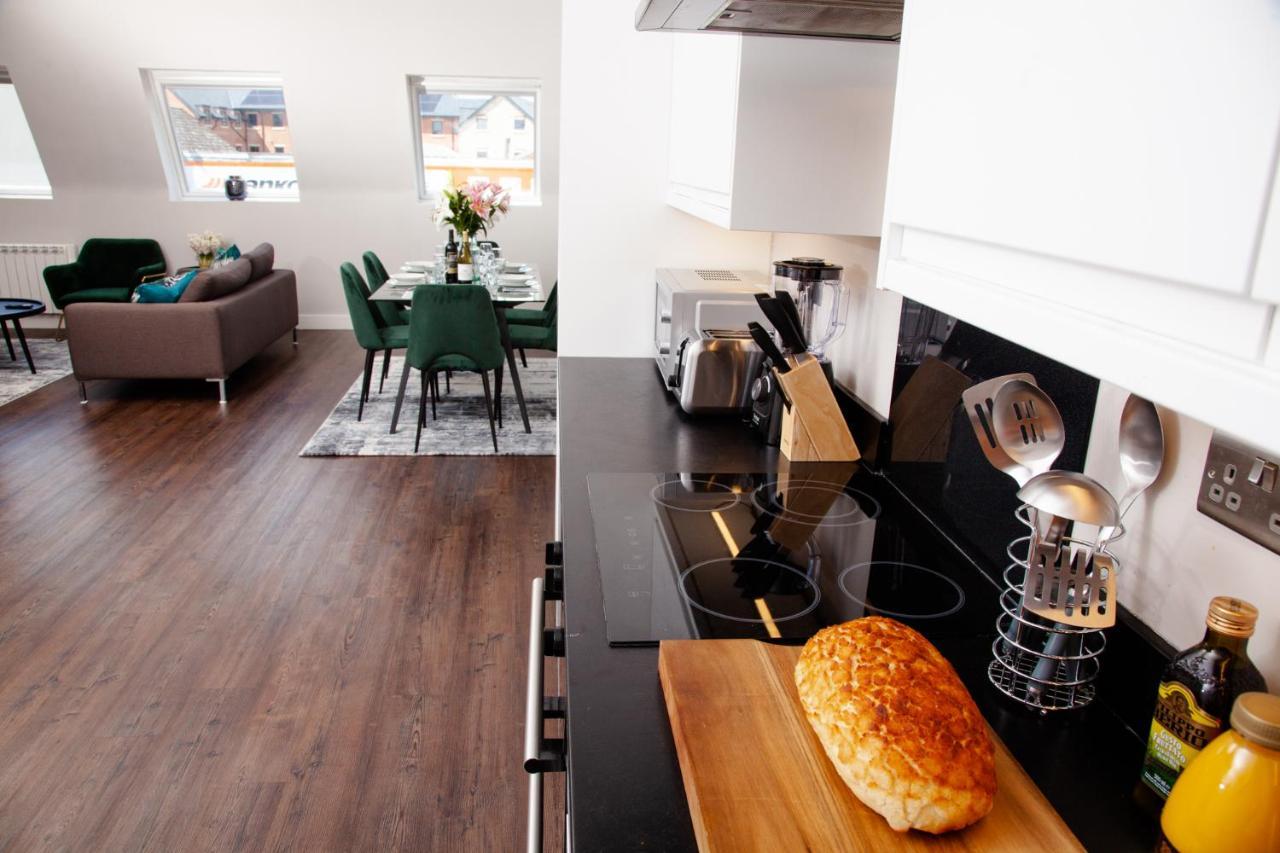 High Life Serviced Apartments - Old Town 스윈던 외부 사진