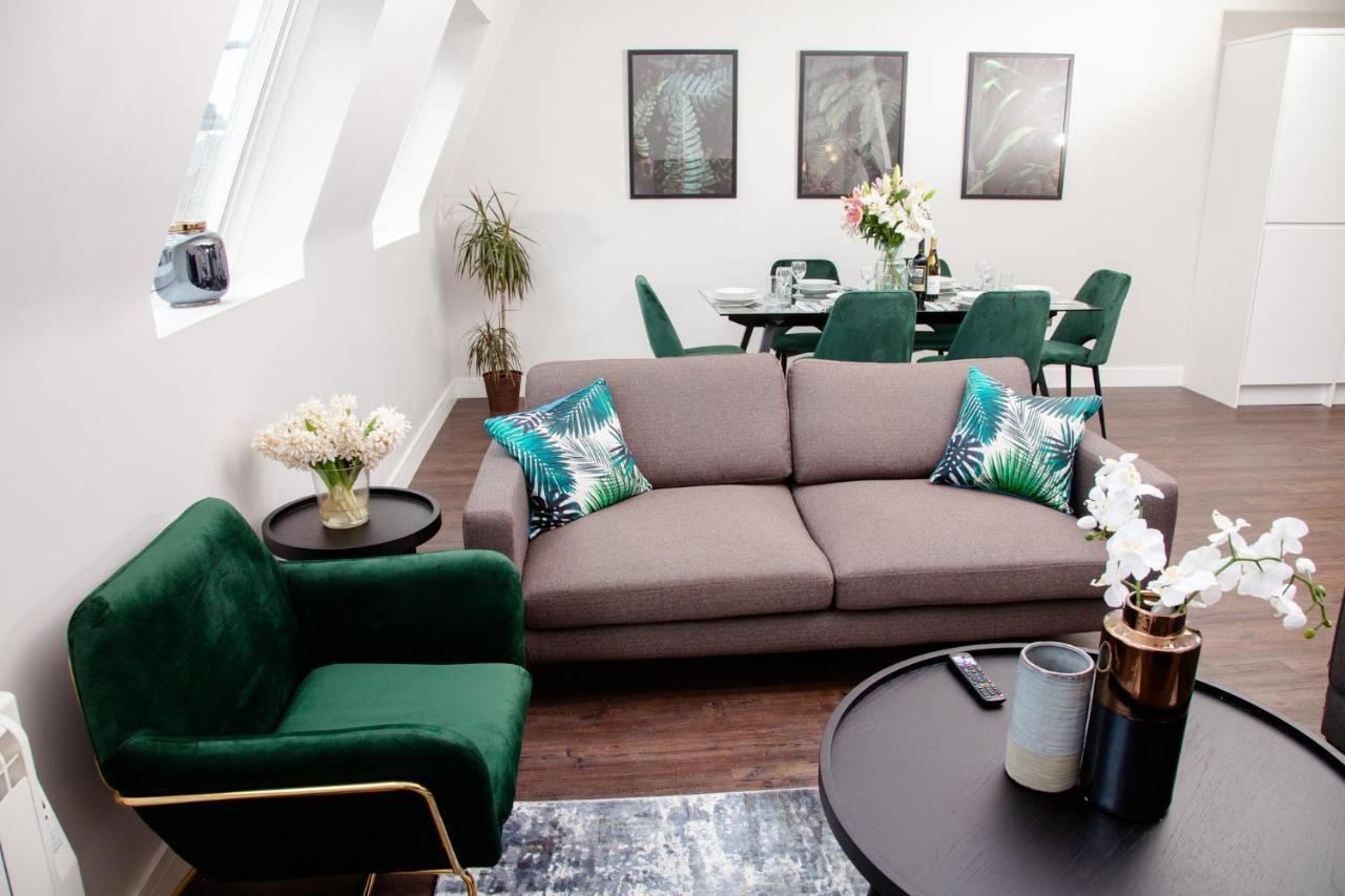 High Life Serviced Apartments - Old Town 스윈던 외부 사진
